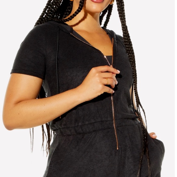 Lounge on a new level. Comfy Terry Short Onesie - Picture 4 of 8